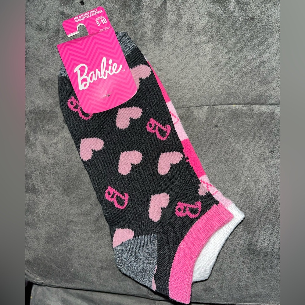 🆕 Bioworld MATTEL BARBIE NO-SHOW SOCKS-2PR